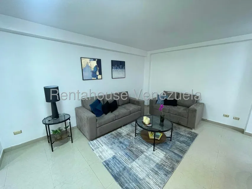 Apartamento (1 Nivel) en Alquiler en Los Naranjos del Cafetal, Distrito Metropolitano - 23