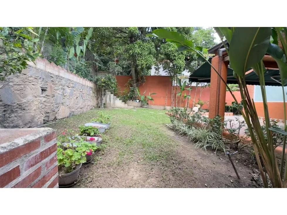 Se vende casa 768m² 4h+s/ 4b+s/ 6e Prados del este - 2