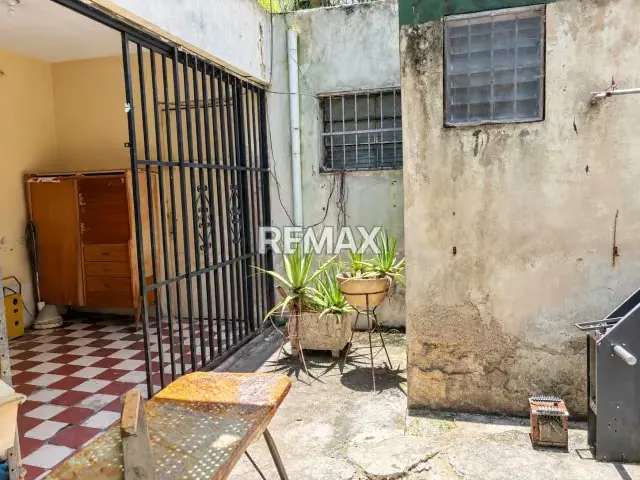 Casa Quinta de 325 m² para Remodelar en Los Chaguaramos - 16