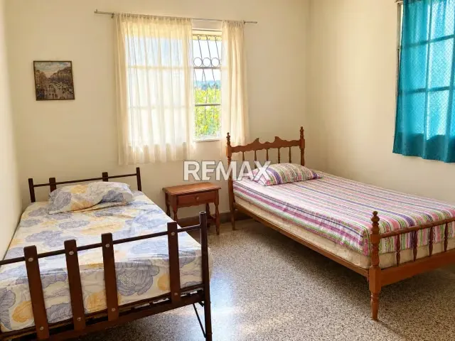 Casa Quinta de 325 m² para Remodelar en Los Chaguaramos - 8