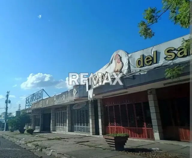 EN VENTA LOCAL COMERCIAL EN UREÑA