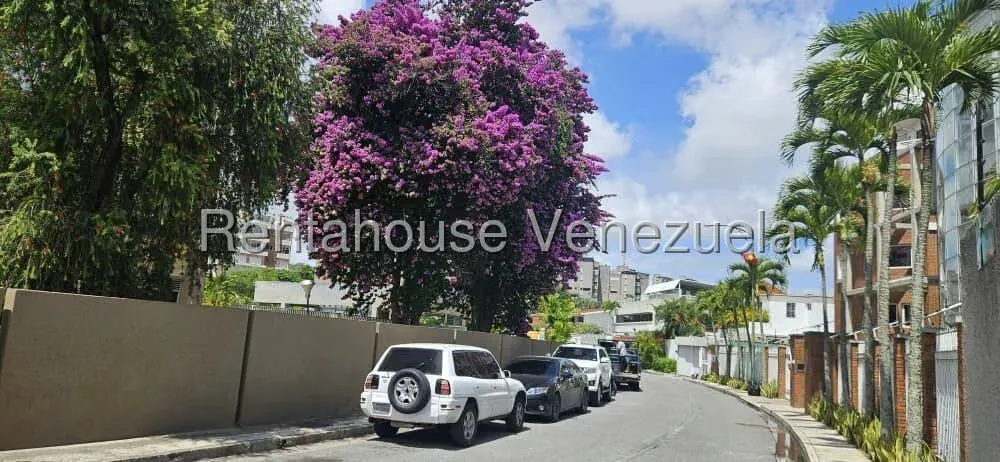 Apartamento (1 Nivel) en Venta en Colinas de Bello Monte, Distrito Metropolitano - 2