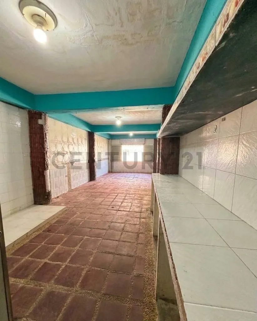 Alquiler de local comercial en Barcelona a una cuadra de la avenida cajigal. - 6