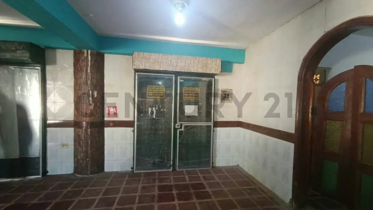 Alquiler de local comercial en Barcelona a una cuadra de la avenida cajigal. - 8