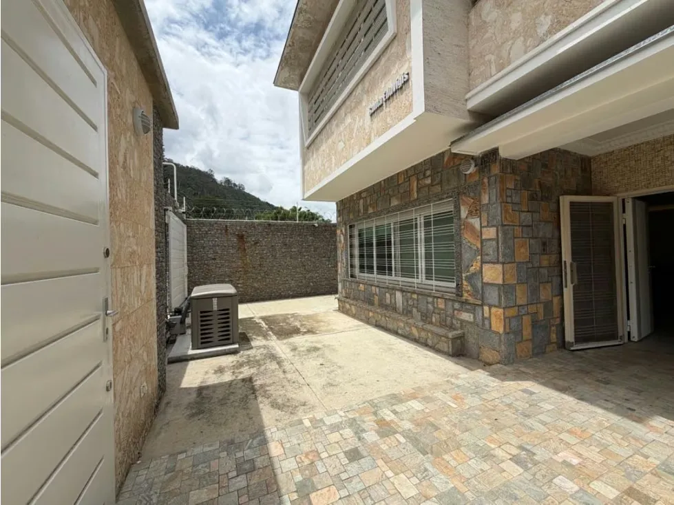 Se vende casa 832m2 San Bernardino 3304 - 3
