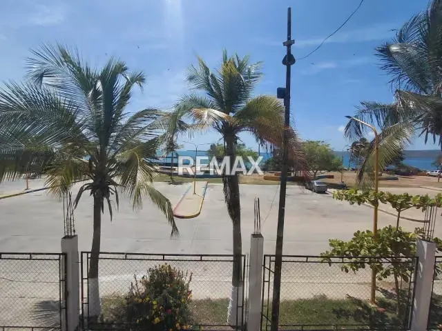 Vende: Oportunidad Premium de Inversión Frente al Mar | Complejo Mixto de 872 m² en el malecón Chichiriviche. - 14