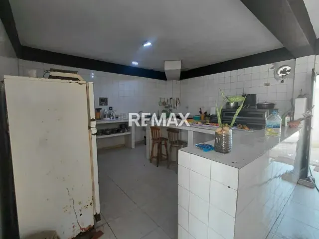 Vende: Oportunidad Premium de Inversión Frente al Mar | Complejo Mixto de 872 m² en el malecón Chichiriviche. - 18