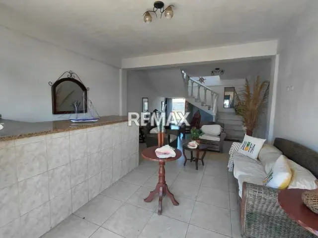 Vende: Oportunidad Premium de Inversión Frente al Mar | Complejo Mixto de 872 m² en el malecón Chichiriviche. - 6