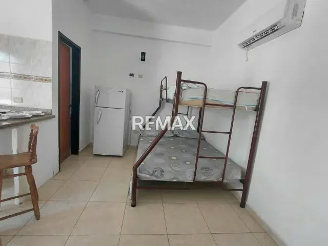 Vende: Oportunidad Premium de Inversión Frente al Mar | Complejo Mixto de 872 m² en el malecón Chichiriviche. - 9
