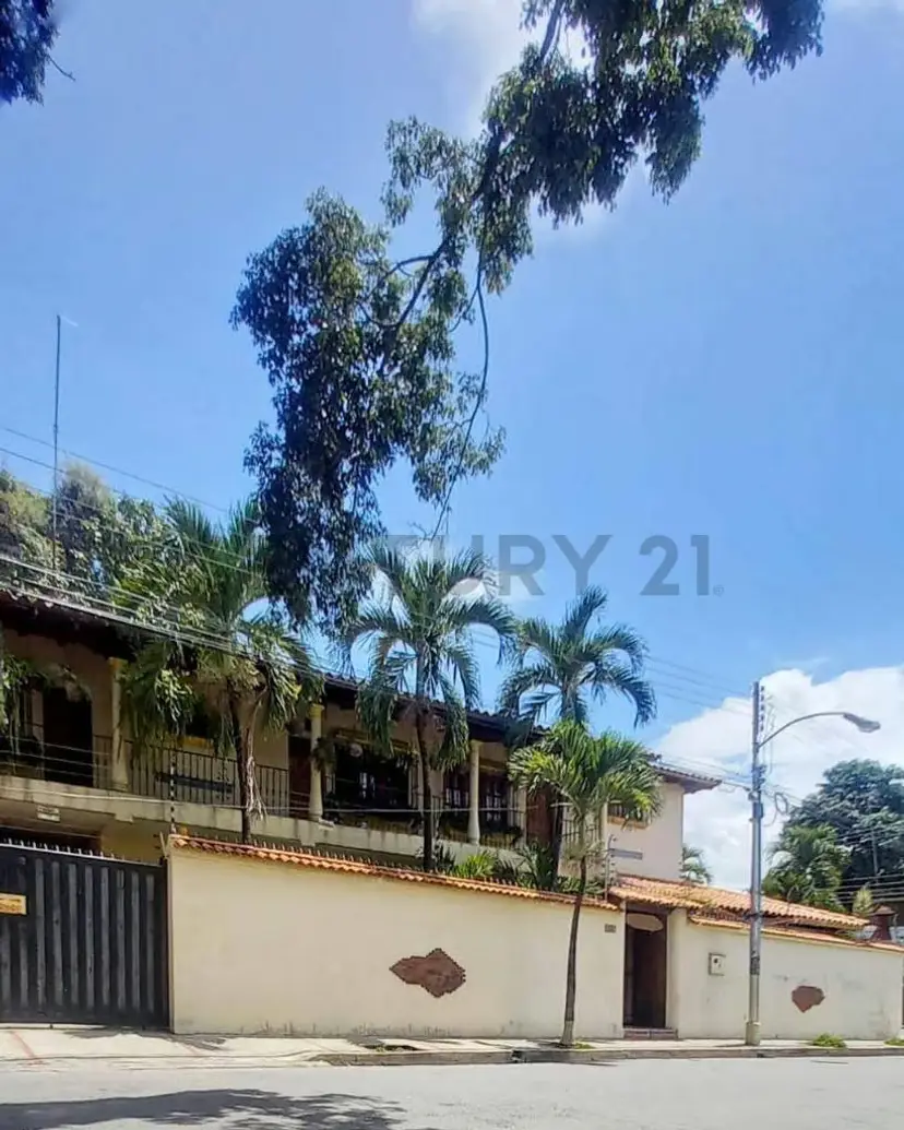 Casa En Venta En La Urbanización La Coromoto Maracay