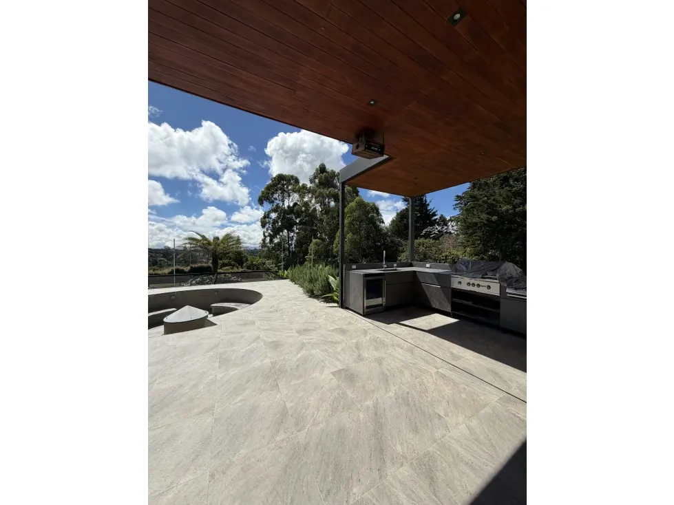 Alquilo casa 452m2 Los Naranjos 9932 - 31