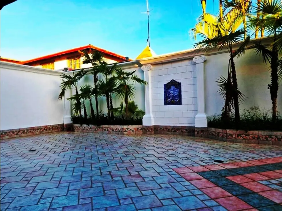 Alquilo casa 452m2 Los Naranjos 9932 - 33