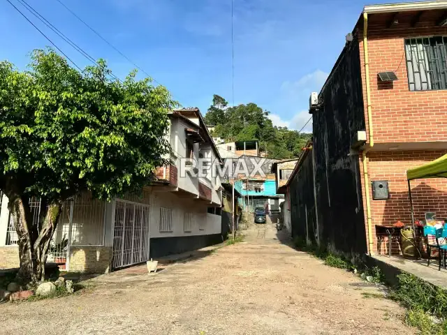 ALQUILER DE GALPON CON APARTAMENTO