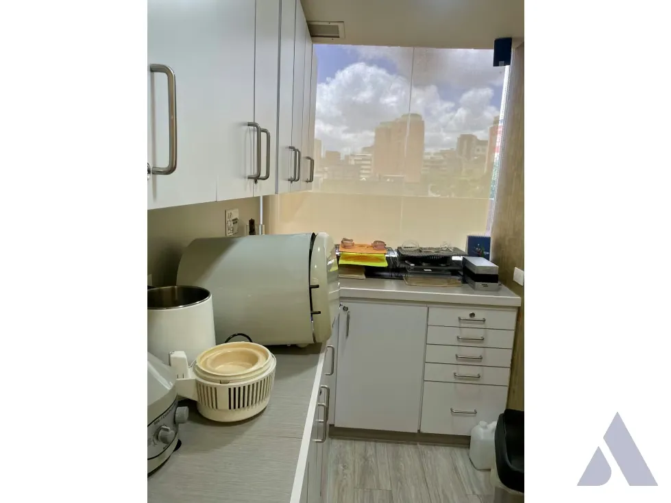 Se vende consultorio 114m2 El Rosal 6808 - 14