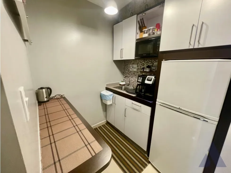 Se vende consultorio 114m2 El Rosal 6808 - 17