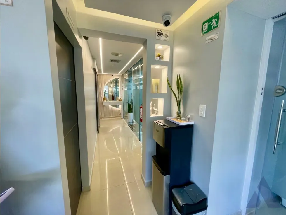 Se vende consultorio 114m2 El Rosal 6808 - 6