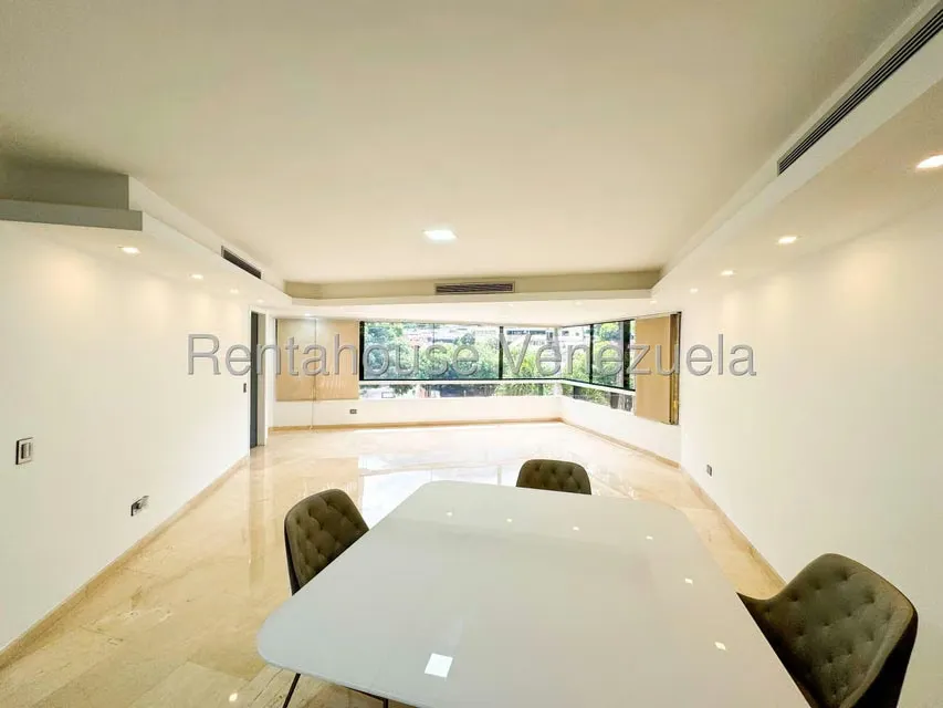 Apartamento (1 Nivel) en Venta en Los Chorros, Distrito Metropolitano - 11