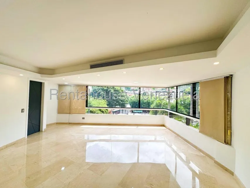 Apartamento (1 Nivel) en Venta en Los Chorros, Distrito Metropolitano - 12