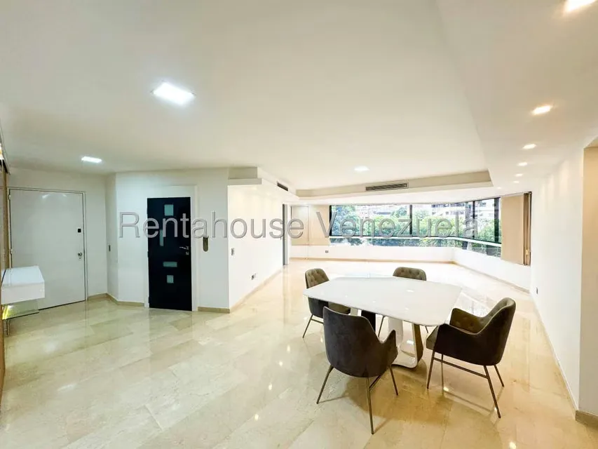 Apartamento (1 Nivel) en Venta en Los Chorros, Distrito Metropolitano - 13