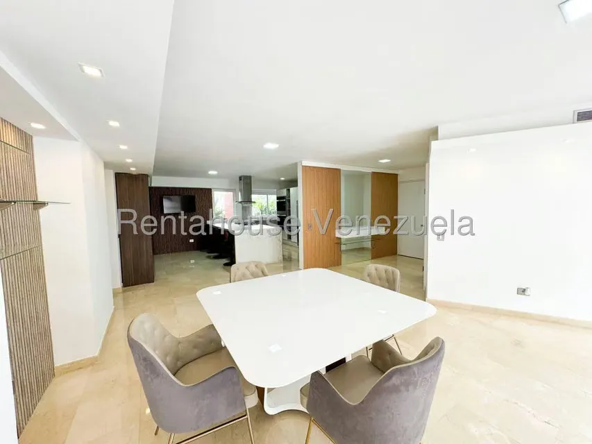 Apartamento (1 Nivel) en Venta en Los Chorros, Distrito Metropolitano - 17