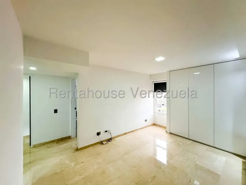 Apartamento (1 Nivel) en Venta en Los Chorros, Distrito Metropolitano - 27