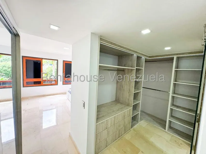 Apartamento (1 Nivel) en Venta en Los Chorros, Distrito Metropolitano - 32