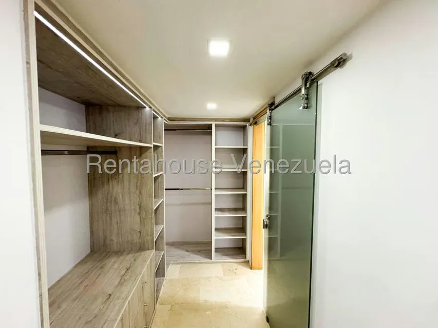Apartamento (1 Nivel) en Venta en Los Chorros, Distrito Metropolitano - 35