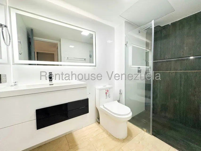 Apartamento (1 Nivel) en Venta en Los Chorros, Distrito Metropolitano - 42