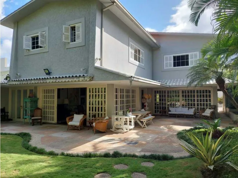 Vendo casa 650m2 Altamira 0399 - 9