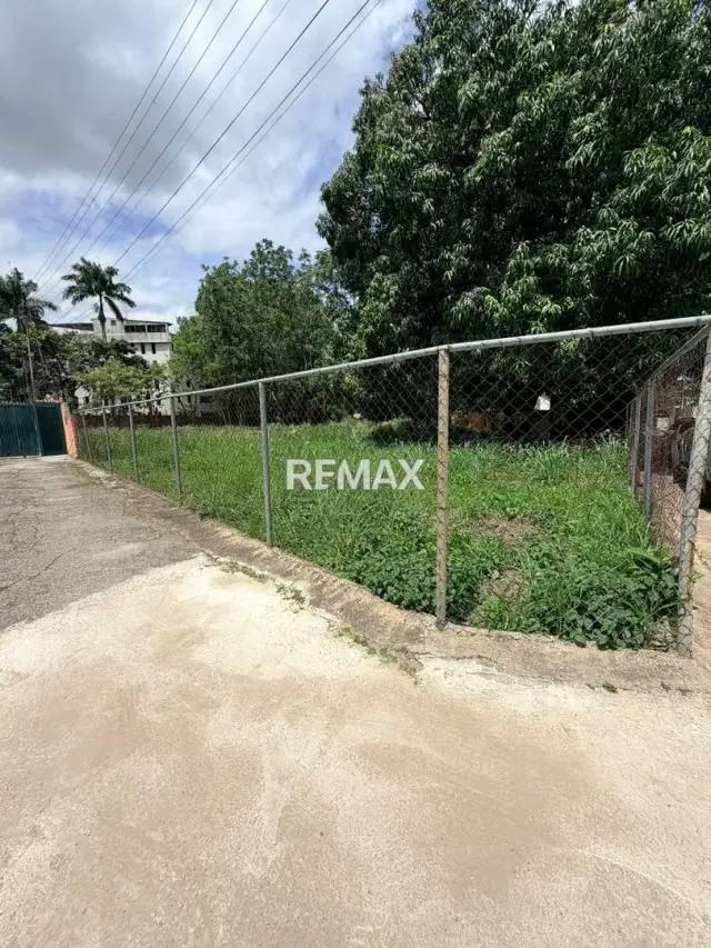 Terreno en venta Urb. Cantarrana - 5