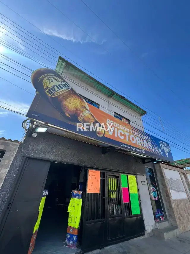 Vendo Local Comercial y Fondo de Comercio