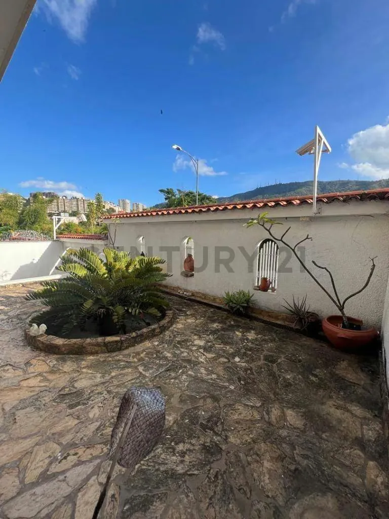 Venta Casa con gran potencial en La Trinidad - 2