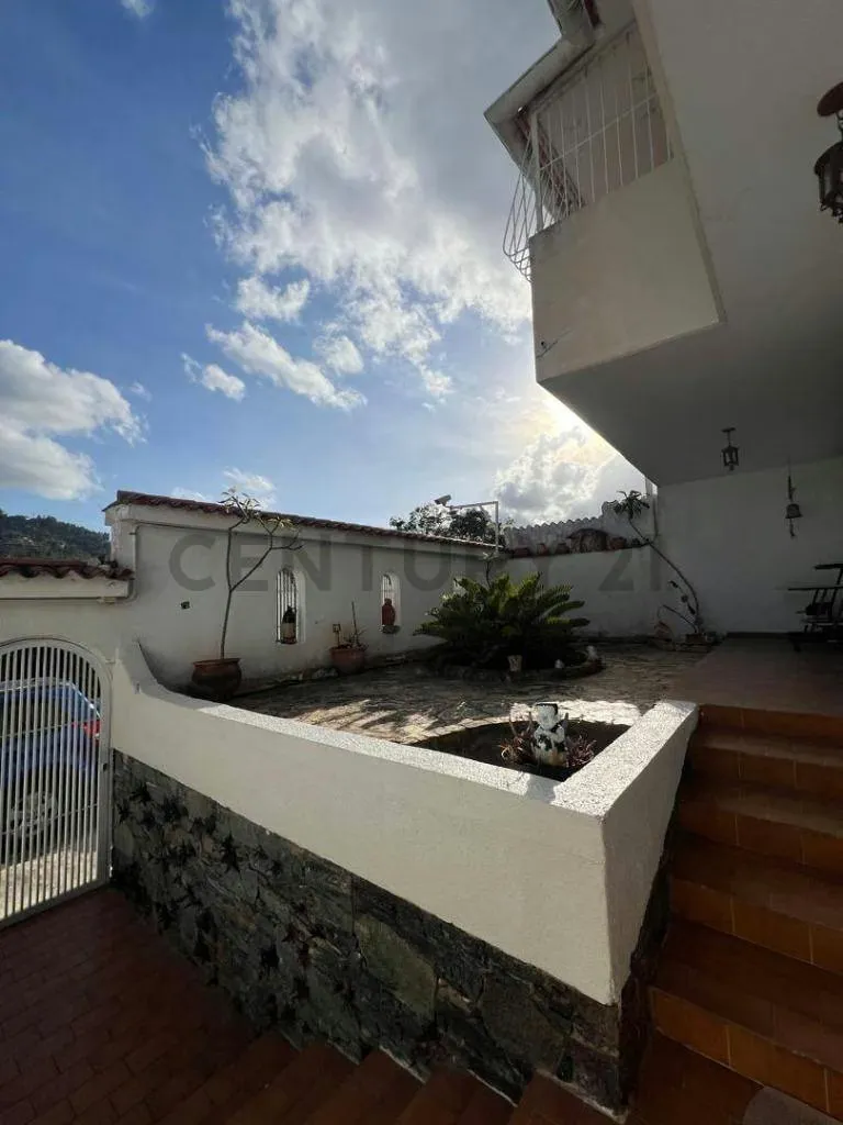 Venta Casa con gran potencial en La Trinidad - 3