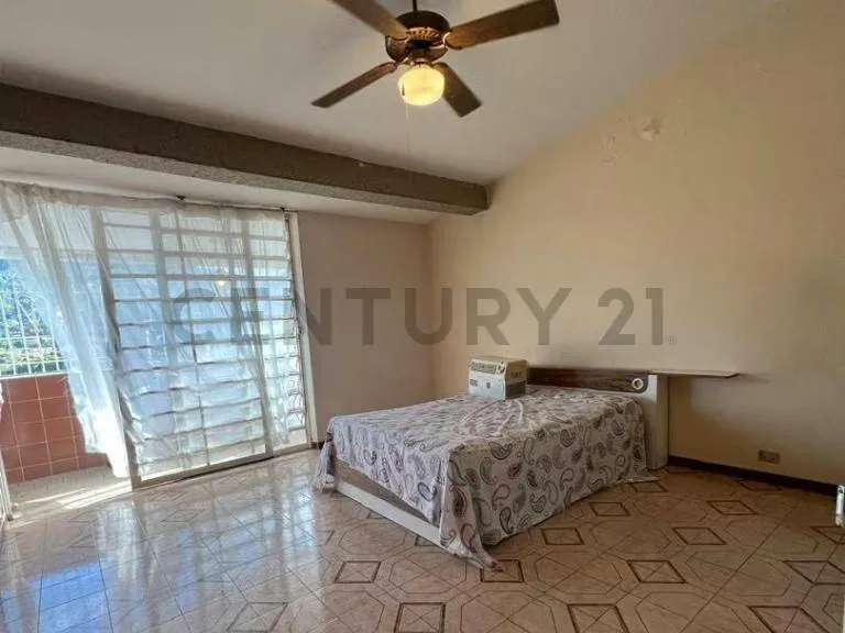 Venta Casa con gran potencial en La Trinidad - 10