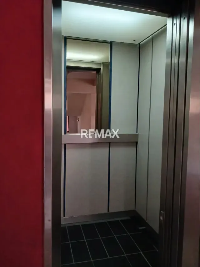 Apto en Venta Urb. Las Chimeneas Res. La Roca - 11