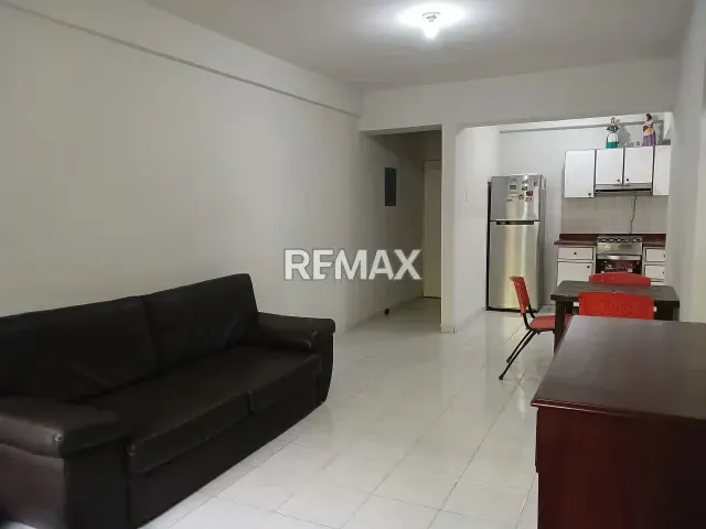 Apto en Venta Urb. Las Chimeneas Res. La Roca - 2