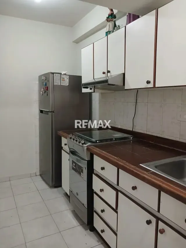 Apto en Venta Urb. Las Chimeneas Res. La Roca - 5