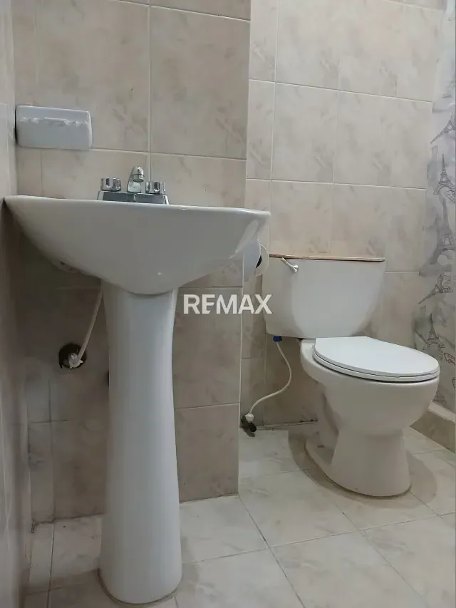 Apto en Venta Urb. Las Chimeneas Res. La Roca - 7