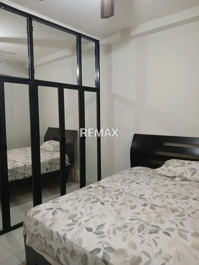 Apto en Venta Urb. Las Chimeneas Res. La Roca - 9