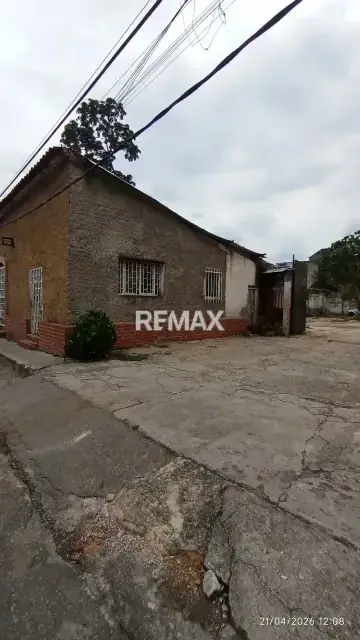En venta terreno comercial de esquina en Calle plaza