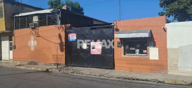 En venta casa de 177 metros cuadrados ubicado en el casco central de santa cruz de Aragua