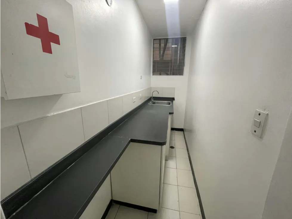 Vendo/alquilo oficina 234m2 Torre Roraima 8296 - 2