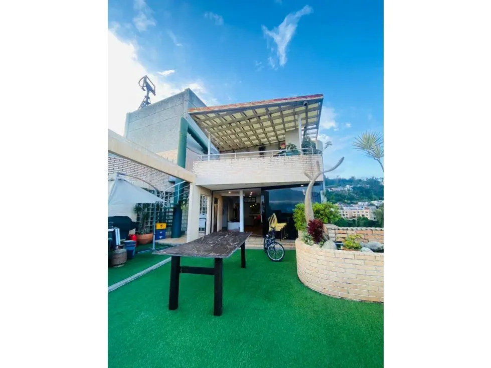 Se vende PH 250m² 4h/3b/4p Los Naranjos del Cafetal