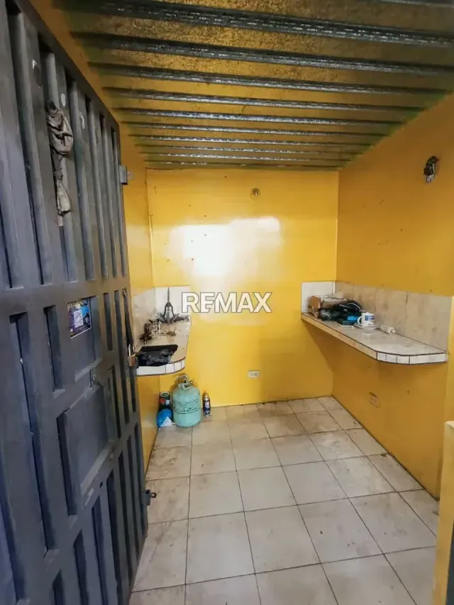 LOCAL COMERCIAL EN VENTA, SECTOR VISTA HERMOSA, CUA - 5
