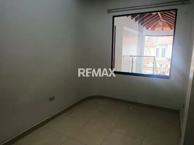 Casa en Alquiler: Espaciosa y Privada en Villa Araure - 13