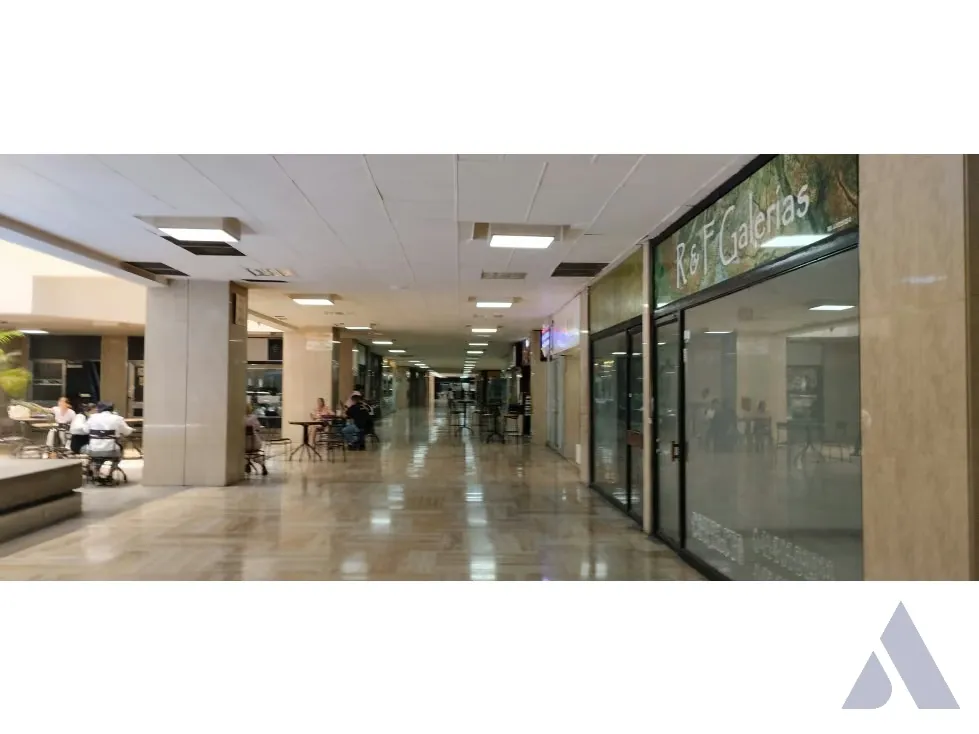 Vendo Local Comercial en PB 134m2 C. C. Concresa 4938 - 2