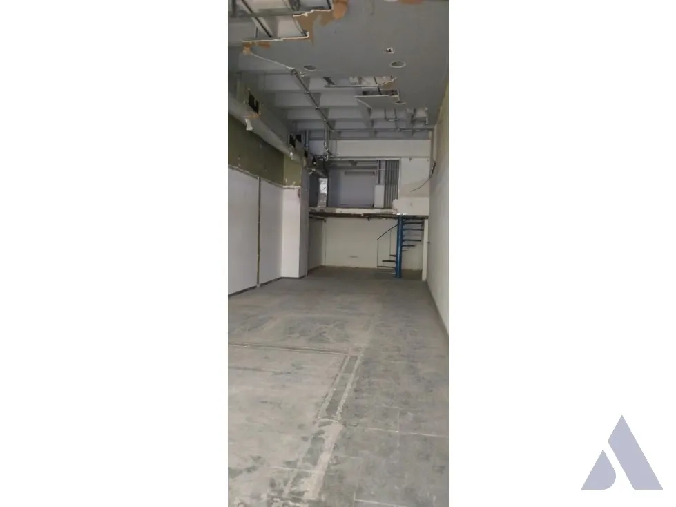 Vendo Local Comercial en PB 134m2 C. C. Concresa 4938 - 23