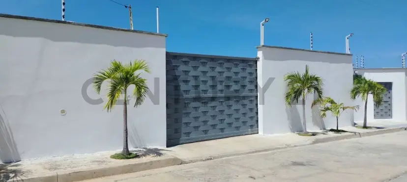 CASA EN PLAYA EL AGUA CON POTENCIAL TURISTICO Y COMERCIAL