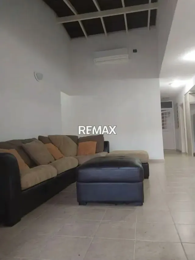 EN ALQUILER HERMOSA CASA DE 12 HABITACIONES, URB VALLE DE LUNA, SECTOR TIPURO. MATURÍN-MONAGAS - 19