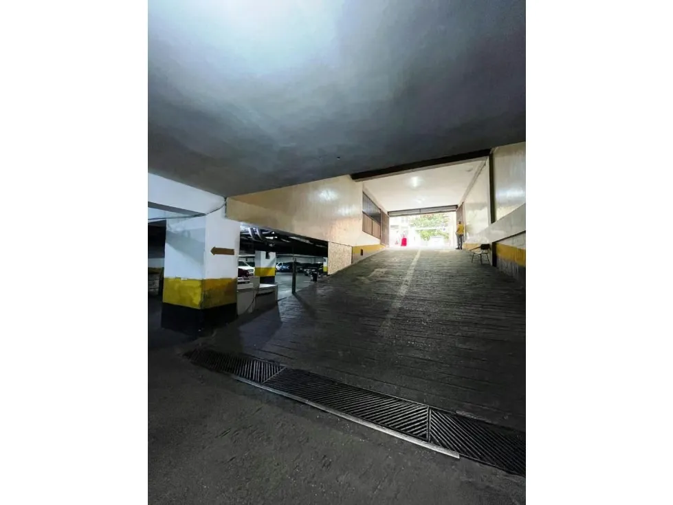 LOCAL COMERCIAL - SANTA ROSALIA - 2415 Mts2 - 4